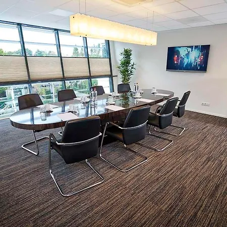 Amrath Schiphol Aparthotel 3*
