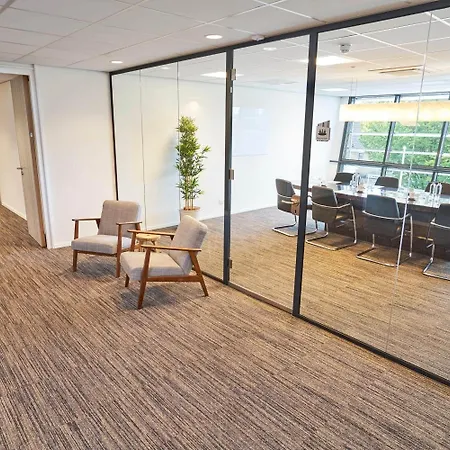 Amrath Schiphol Apartahotel 4*